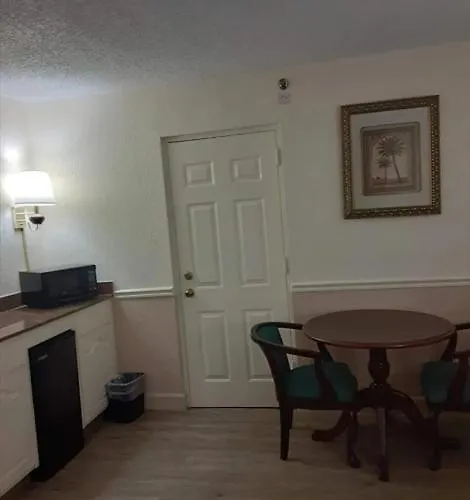 Royal Suites Baton Rouge Near Lsu And Airport
