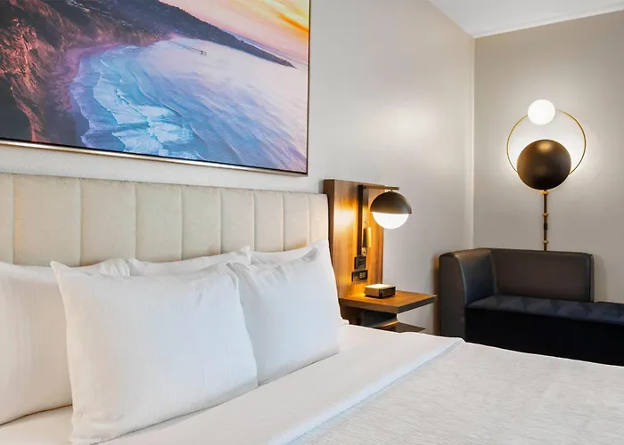 La Quinta Inn & Suites By Wyndham La Habra