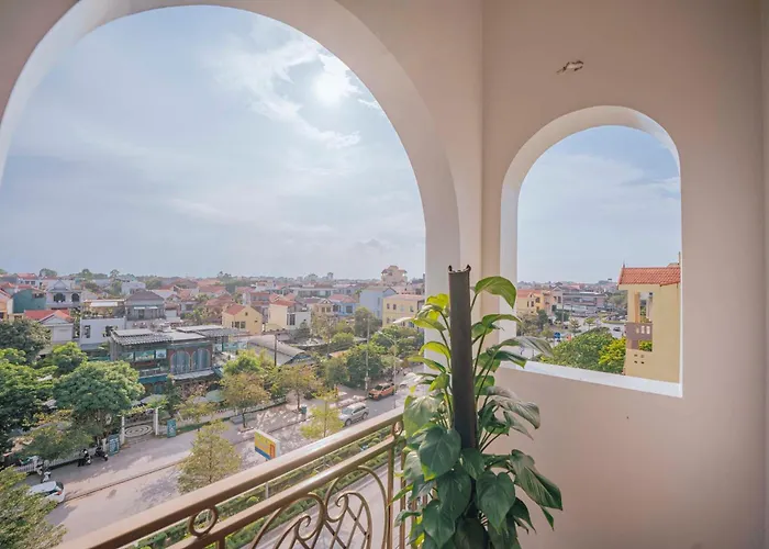 Rosalie Quang Binh Hotel