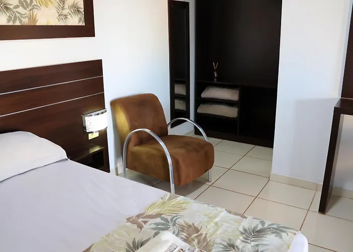 FlyWorld Hotel e Agencia de Viagens