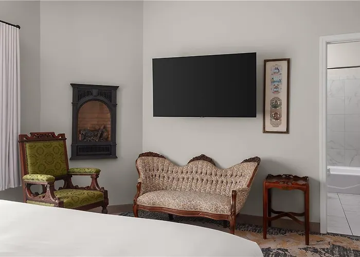 National Hotel Jackson Tapestry Collection By Hilton