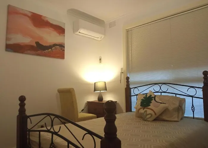 Garden Guesthouse - Melbourne Airport Accommodation