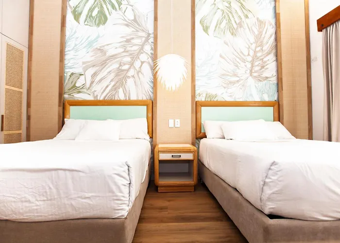 Hotel Cocoplum Beach