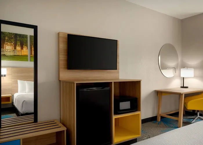 Days Inn & Suites By Wyndham Prattville-Montgomery