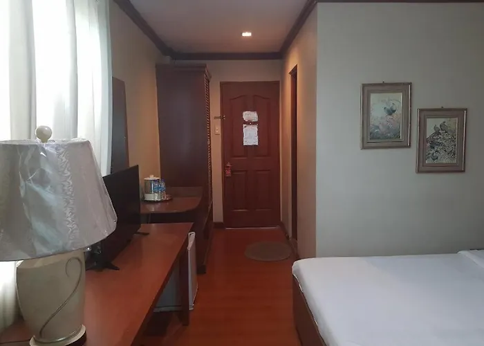 Chocolate And Berries Hotel