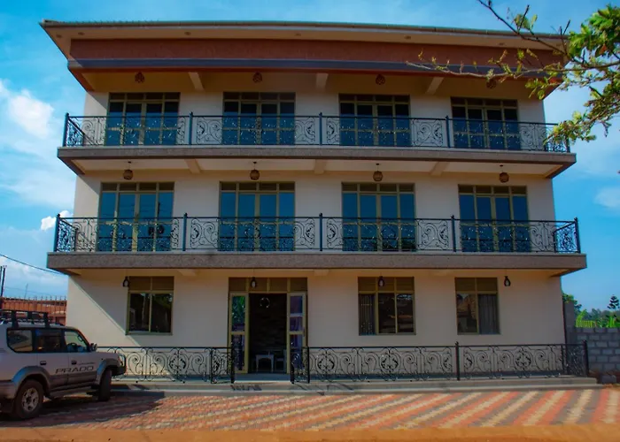 Kanye Bridge Hotel Jinja