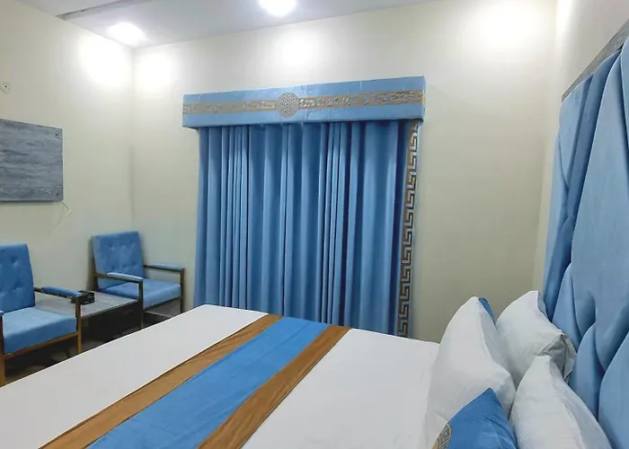 Pakeeza Hotel - Faisal Town