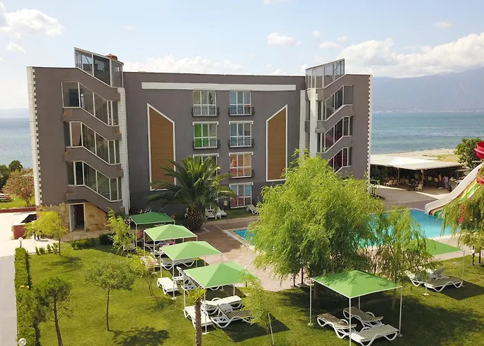 Aqua Nina Hotel