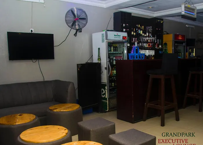 Grand Park Hotel And Suites