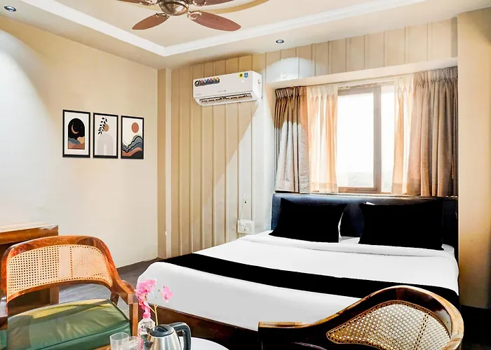 Super Townhouse Oak Viman Nagar Downtown Formerly Hotel Cilantro