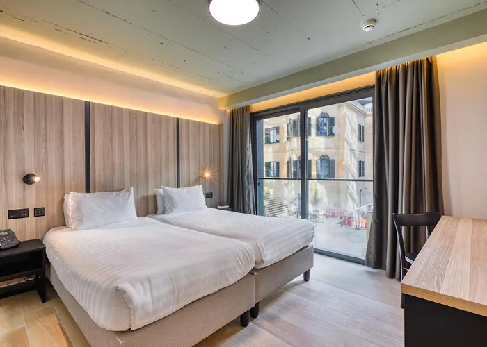 Vita Hotel & Rooftop
