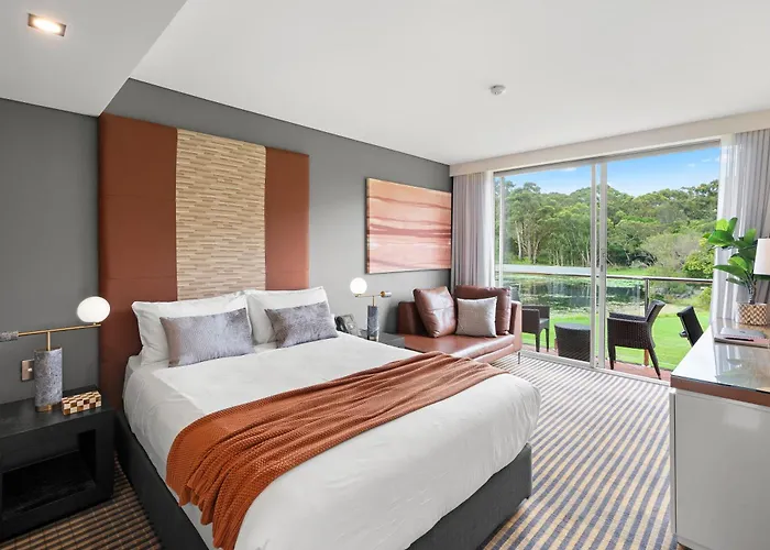 Lakeside Hotel And Conference Centre