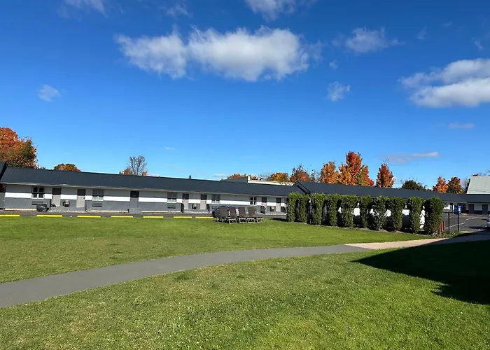 Glengarry Extended Stays