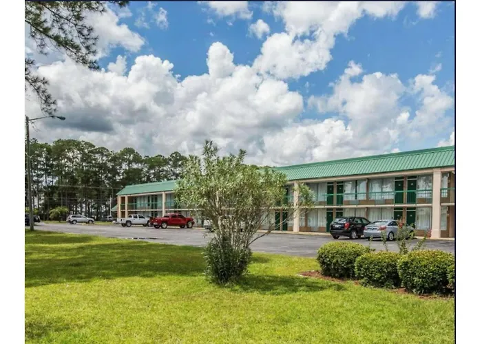 Travelers Inn Douglas By Oyo Us-441