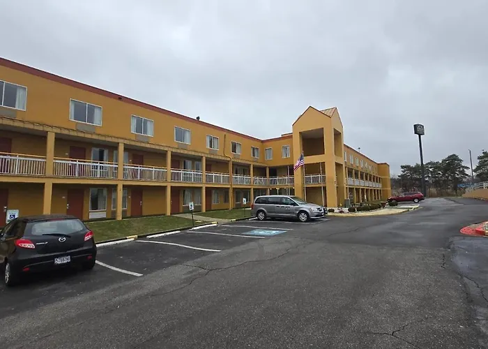 Copley Inn & Suites By Oyo Akron Oh