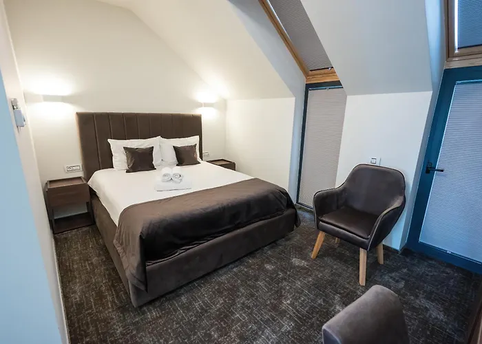 Alive Hotel