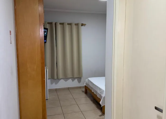 Bica Conveniência e Hotel