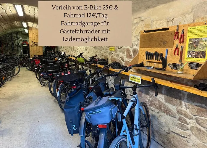 Landhotel Gut Wildberg mit Badeteich und großem Garten