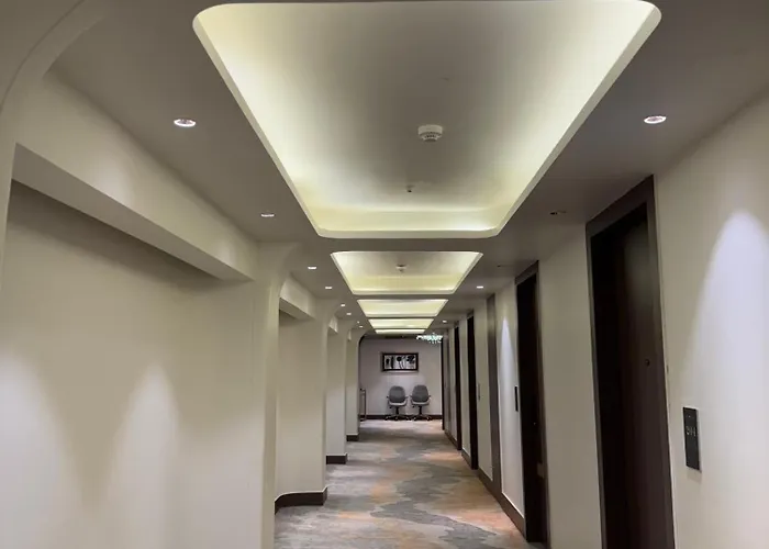 One Farrer Hotels And Resorts