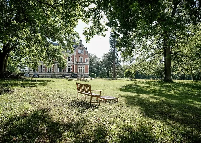 Chateau De L'Aubriere - Teritoria