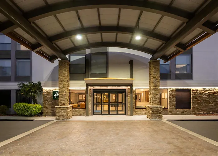 Holiday Inn & Suites Columbia Ne - Ft Jackson Area By Ihg