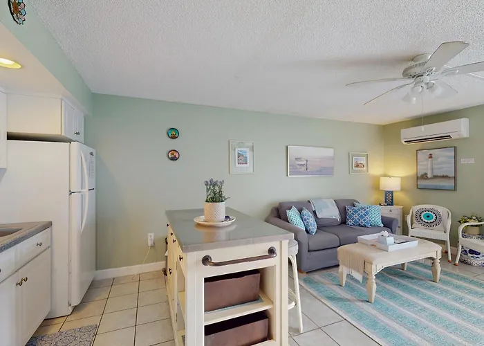 Mariners Cove 302