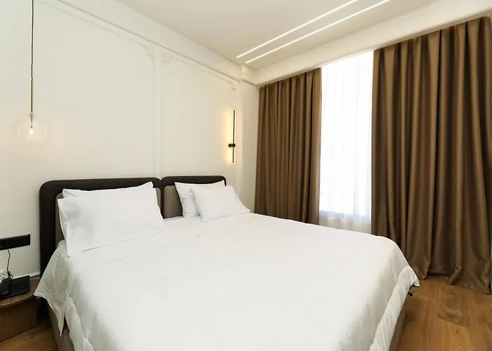 Hotel Adore
