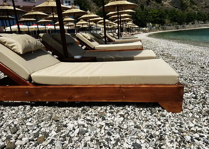 Hotel Demoli