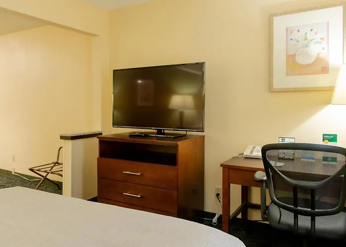 Quality Inn & Suites Bloomington I-55 And I-74