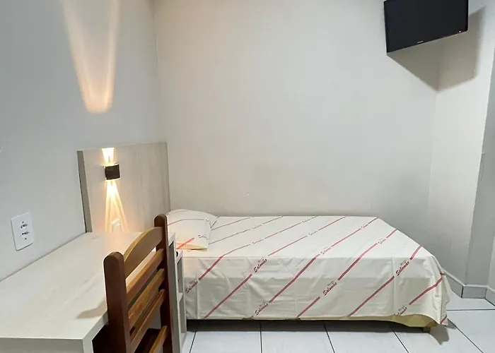 Hotel Salomão - Próximo a 25 de Março, Bom Retiro, Brás e Rua Santa Efigênia, a 2 minutos do Mirante Sampa Sky e pista de Skate Anhangabaú
