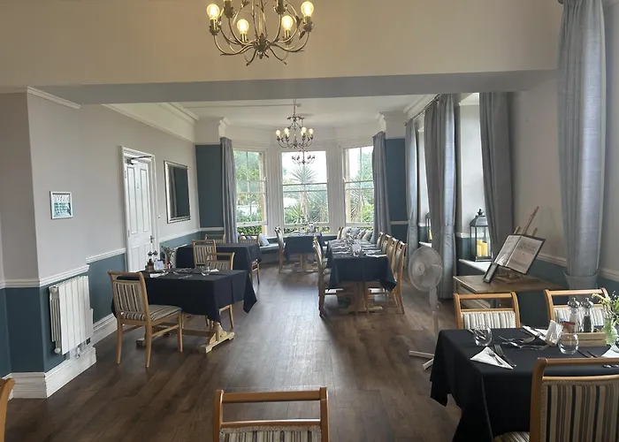 Foxes Hotel & Academy