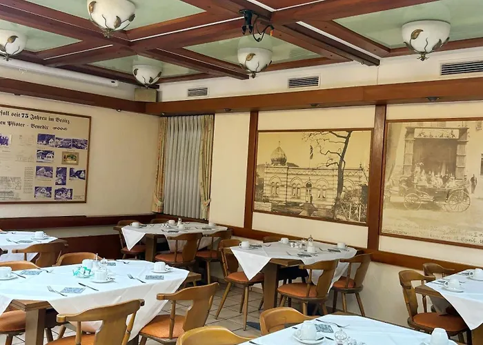 Hotel zum Wasserfall Garni