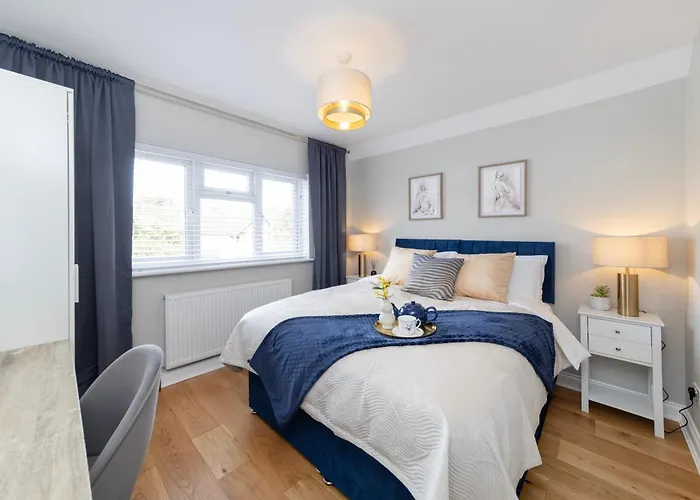 Oxford Escape - Stylish 3 Bedroom Holiday Home With Free Parking
