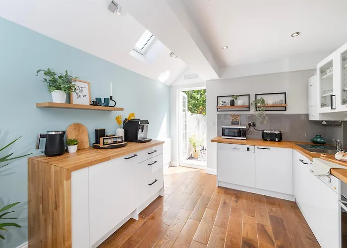 Oxford Escape - Stylish 3 Bedroom Holiday Home With Free Parking