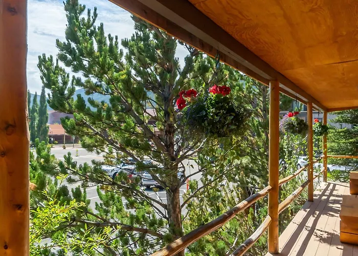 Spirit Lake Lodge