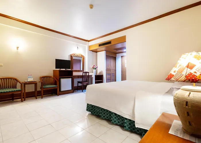 Kata Sun Beach Hotel
