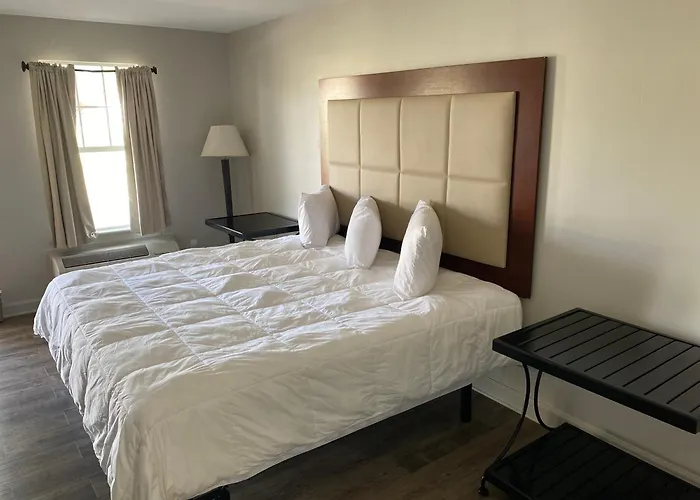 Glennville Inn