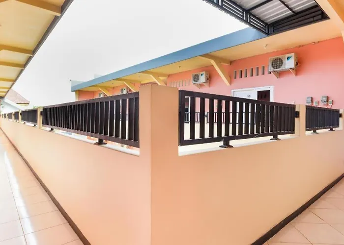 Oyo Life 3387 Nakula Homestay Syariah