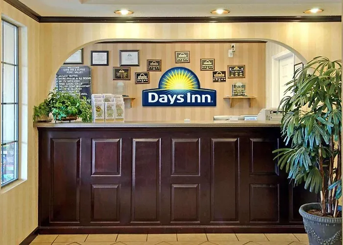 Days Inn & Suites By Wyndham Fort Valley