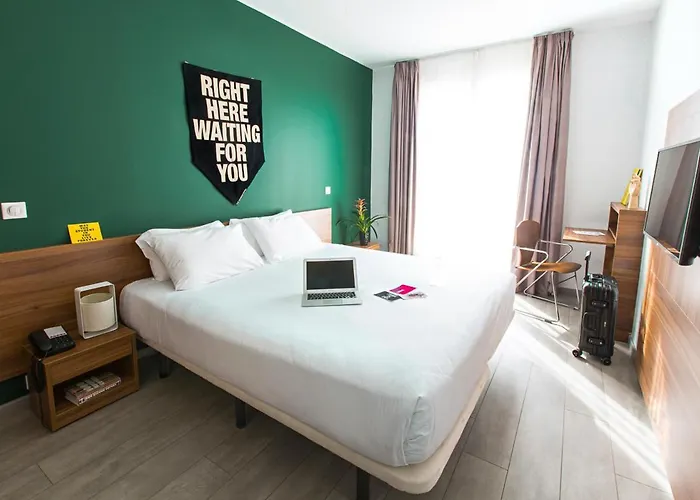 The Social Hub Paris La Défense Extended Stay