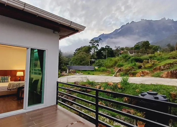 Sling & Stone Mountain Suites - Heritage House