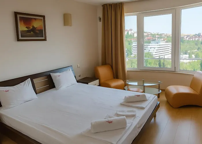 Hotel Avis
