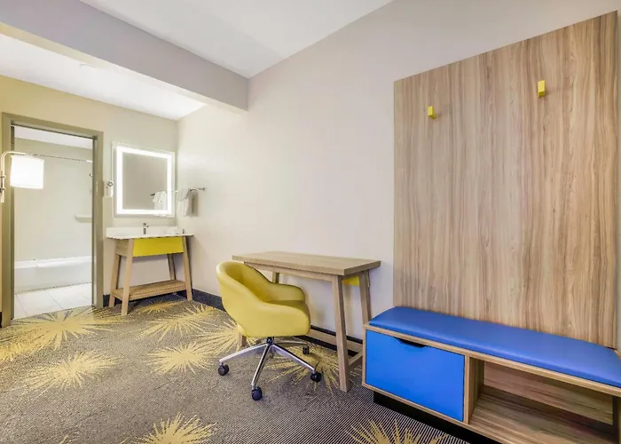 Days Inn By Wyndham Cortez