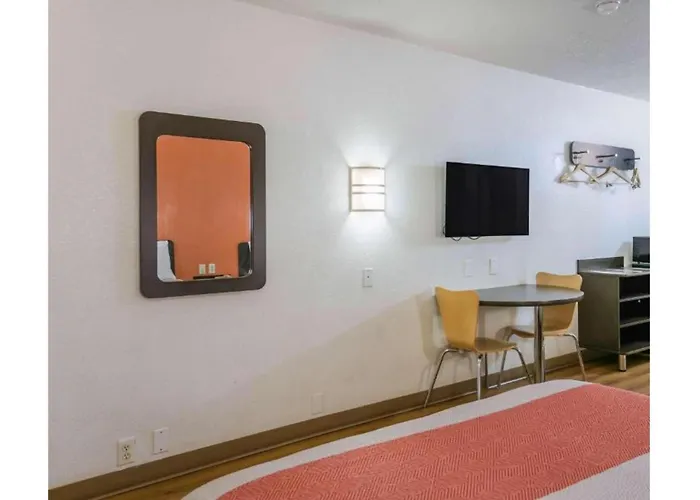 Motel 6-Dothan, Al