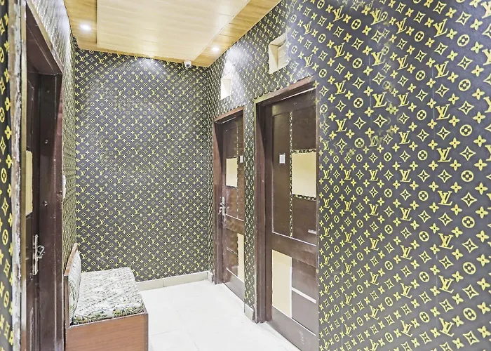Hotel O Kashish Residency Near Model Town Metro Station