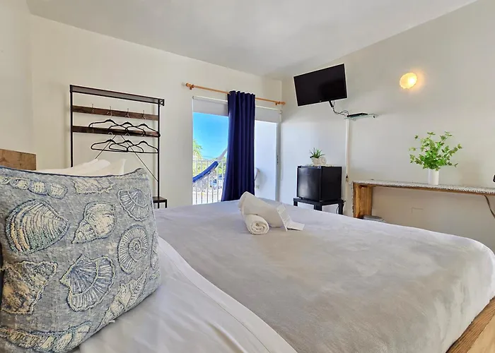 Nautilus By La Jamaca Hotels-Downtown La Parguera