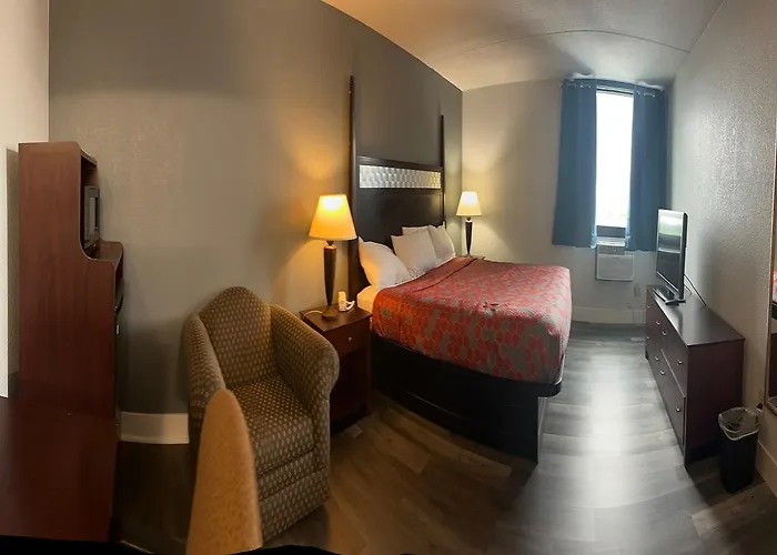 Coratel Inn And Suites By Jasper Roseville