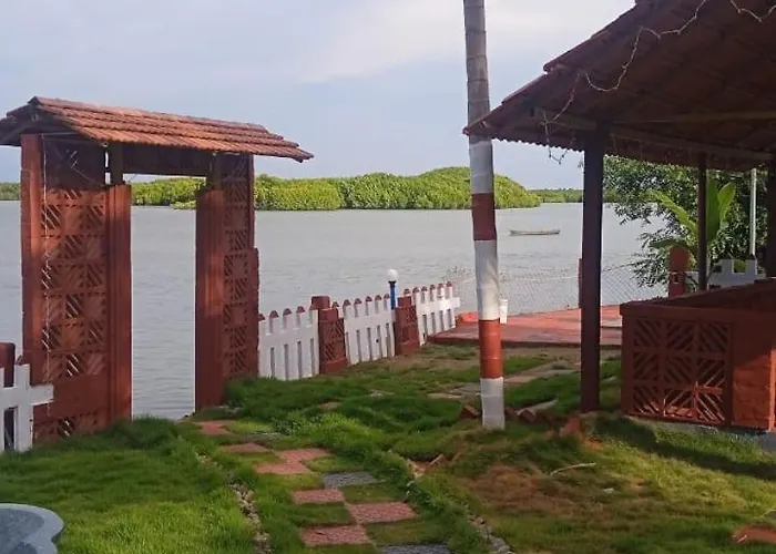 River Lounge Resort