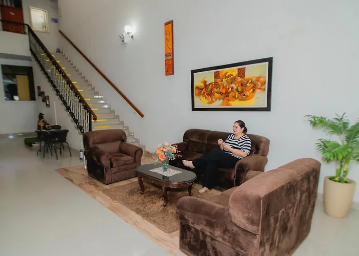 Hotel Estancia Real
