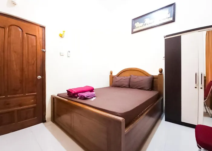 Wisma Trubus Syariah Redpartner Near Rsud Koesma Tuban
